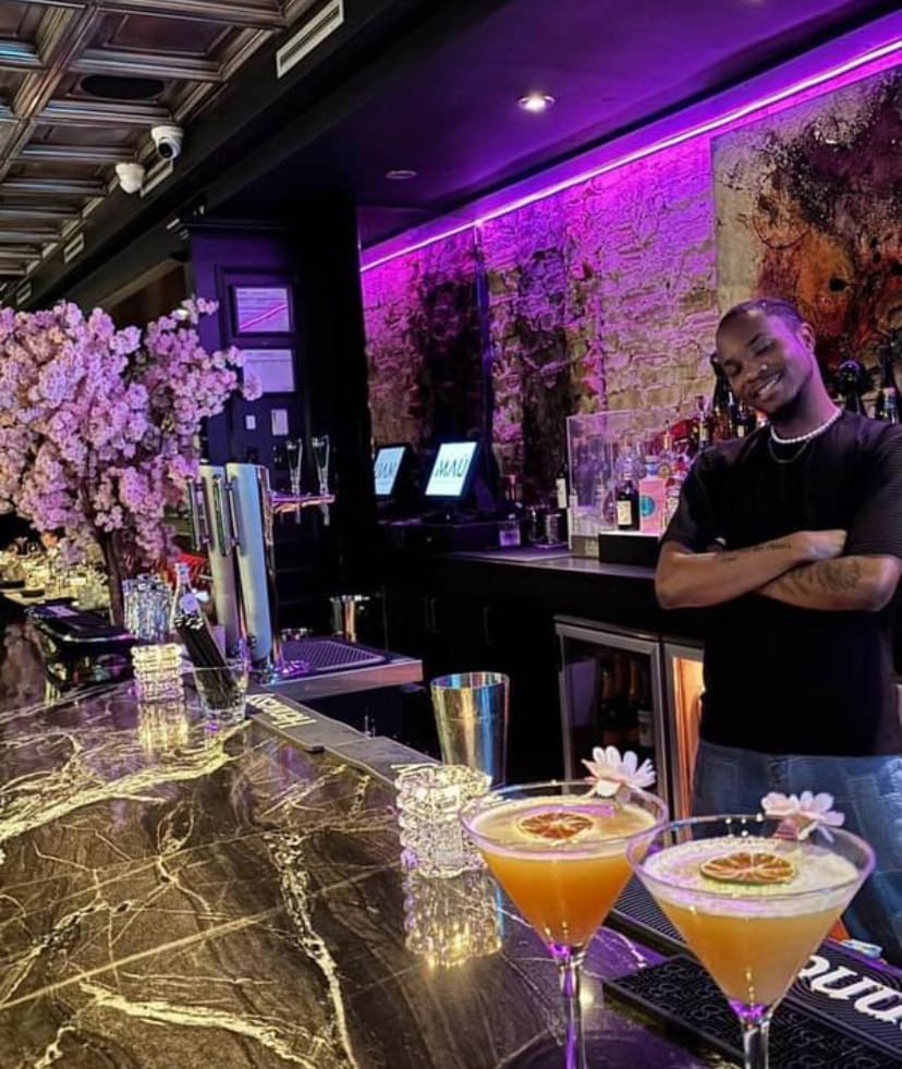 LA PERSONNE DERRIÈRE CETTE ENTREPRISE